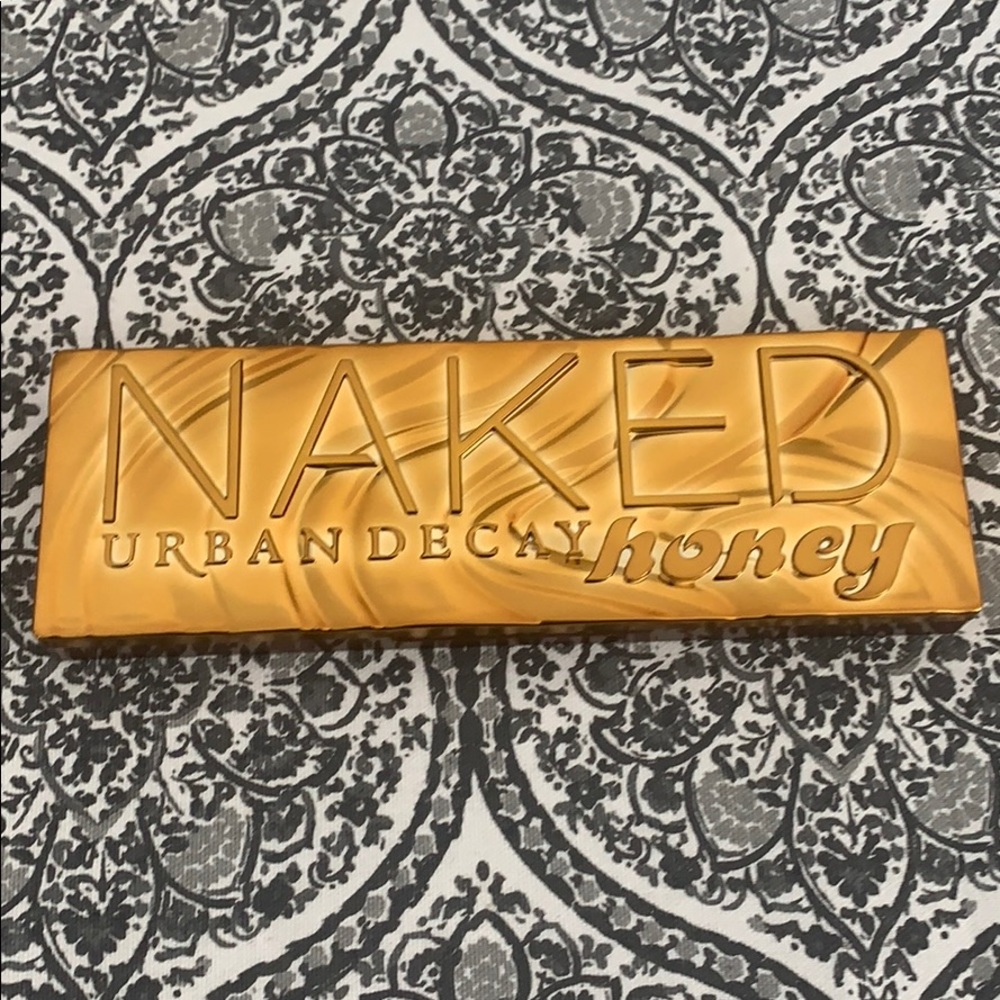 Urban decay naked honey palette